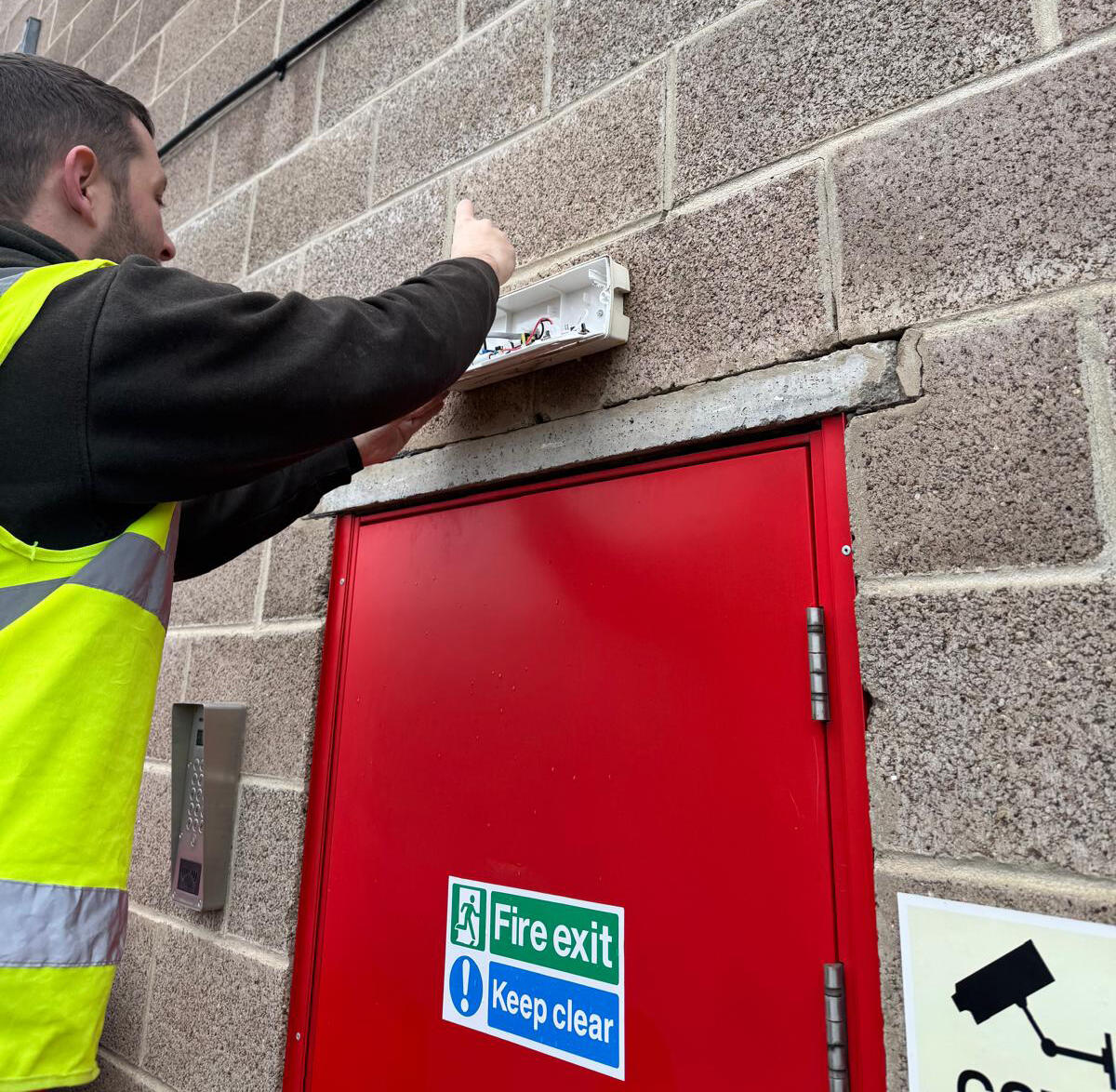 Emergency+Lighting+Replacement+in+Lincoln