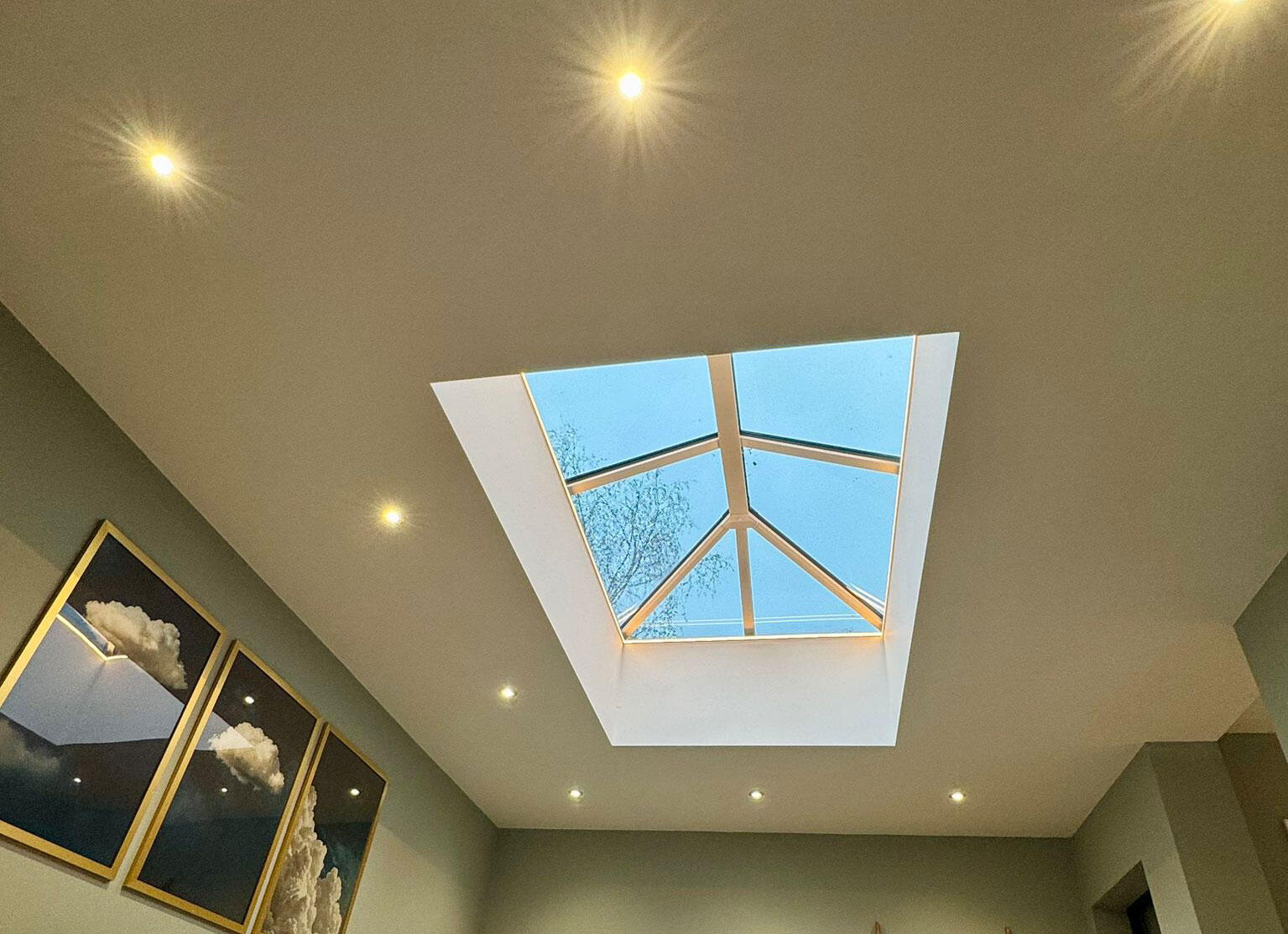 Electrician+Keyworth%3A+Downlights+and+LED+Strip+Lights