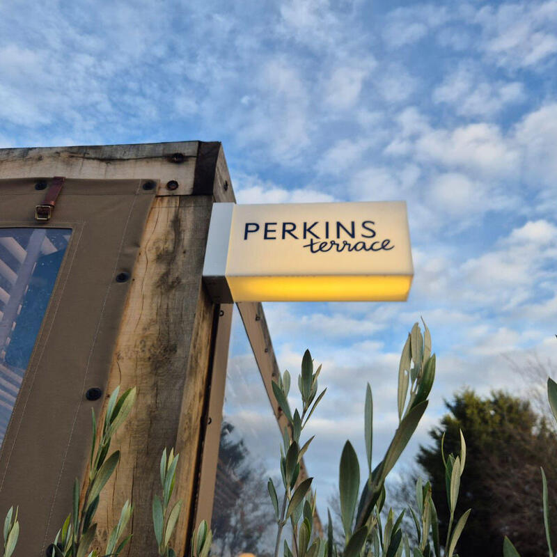 Electrician Plumtree: Outdoor Lighting at Perkins Bar and Bistro
