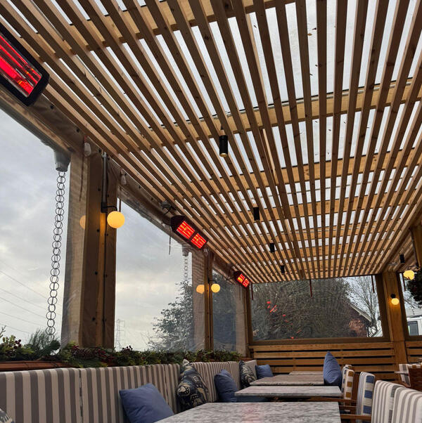Electrician Plumtree: Outdoor Lighting at Perkins Bar and Bistro